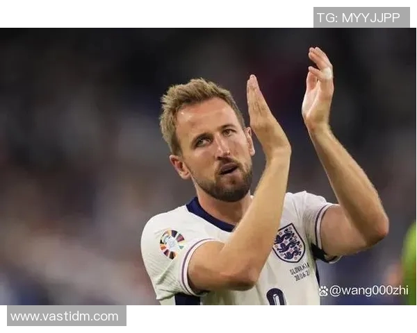 昔日足球明星沦落街头的悲惨瞬间引发社会关注与反思