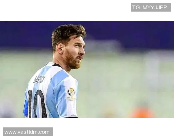 足球巨星梅西的辉煌历程与成就简介卡片