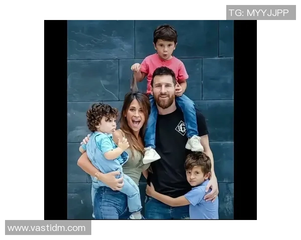 帅哥头像与足球明星的完美结合展现运动魅力与时尚风采